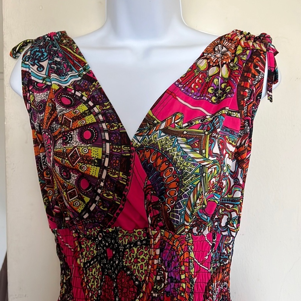 NWOT Casual V-Neck Printed Wrinkle Free Sundress
